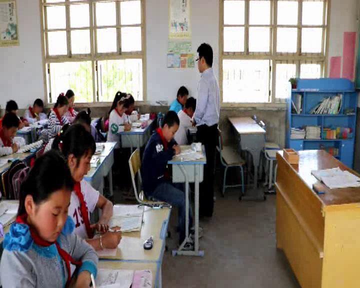 苏教版数学五下《9.列形如ax±b×c=d的方程解决实际问题》安徽杨老师-市一等奖