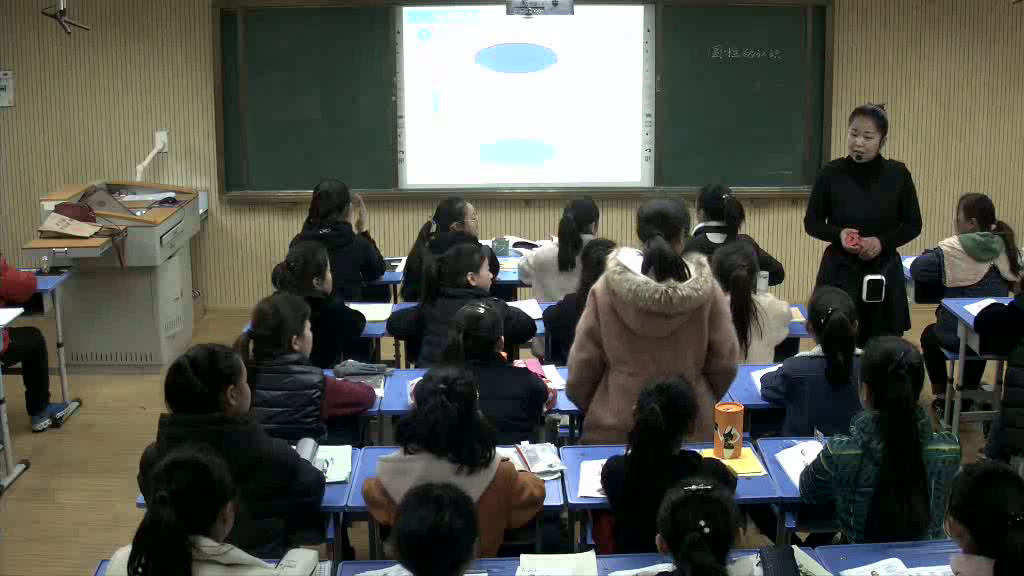 苏教版数学六下《1、圆柱和圆锥的认识》河南郑老师-市一等奖