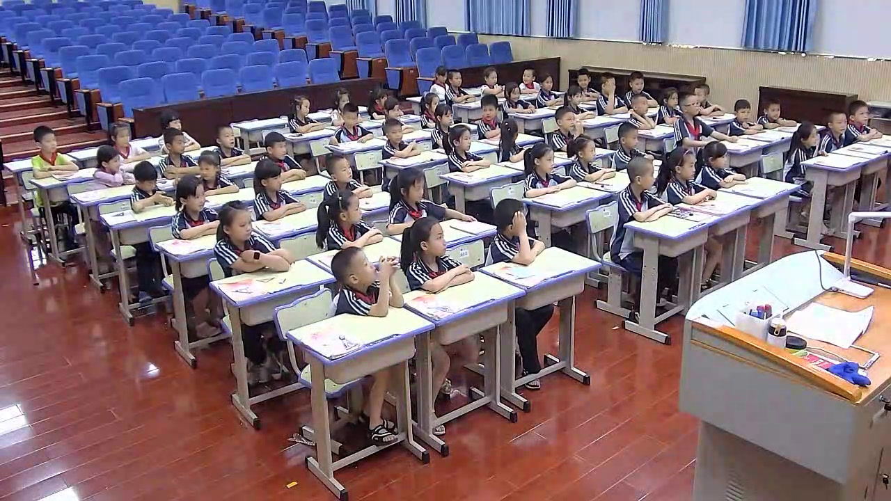 冀教版数学二下《四边形和平行四边形》广西韦老师-市一等奖