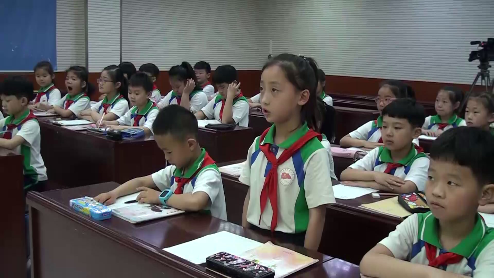 冀教版数学二下《整百数加减整百数，几百几十的数加减整百数或整十数》河北杨老师-市一等奖