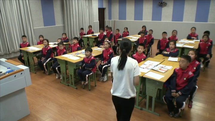 冀教版数学三下《长度与小数》四川兰老师-市一等奖