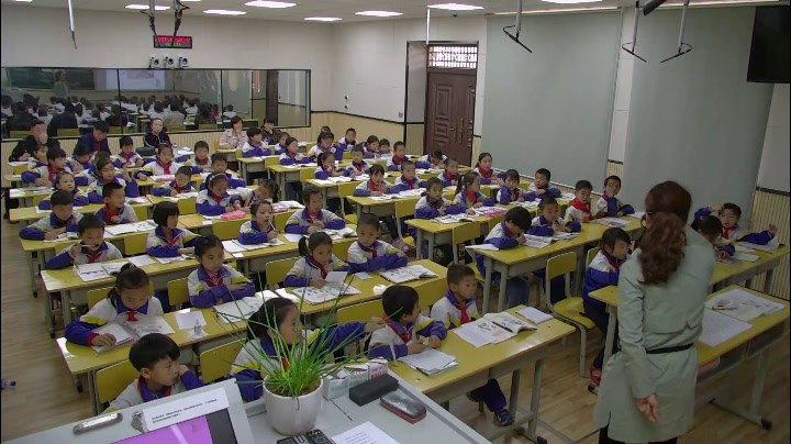 西南师大版数学三下《两位数乘两位数竖式计算》贵州刁老师-市一等奖