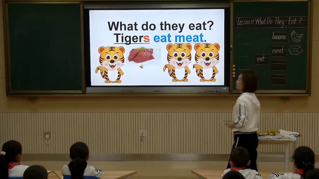 冀教版英语三下《Lesson11WhatDoTheyEat》甘肃李老师-市一等奖