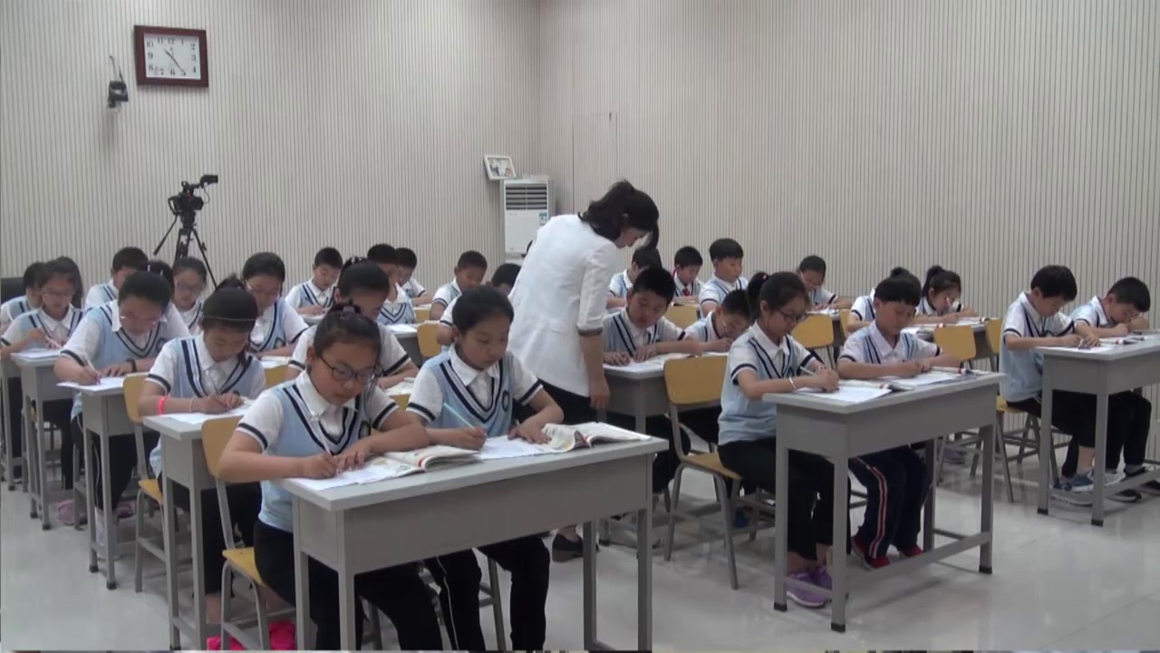 冀教版英语四下《Lesson18MaddytheMonster》河北郭老师-市一等奖