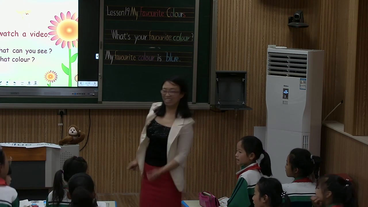 冀教版英语四下《Lesson19MyFavouriteColours》河北董老师-市一等奖