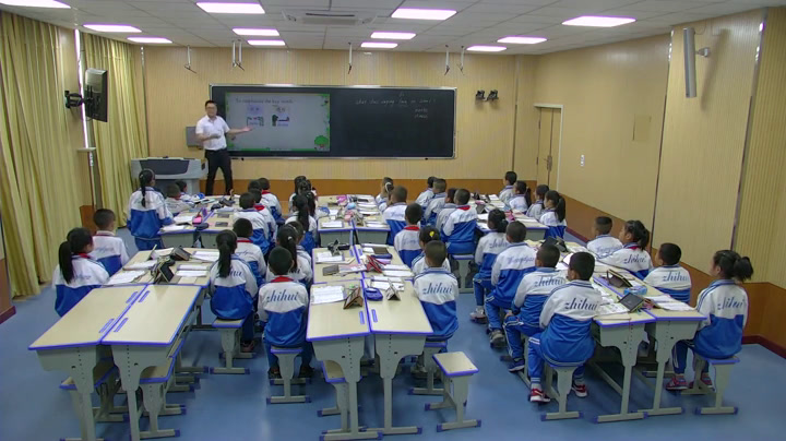 外研版英语三下《Unit2WhatdoesLinglinghaveatschool》甘肃郭老师-市一等奖