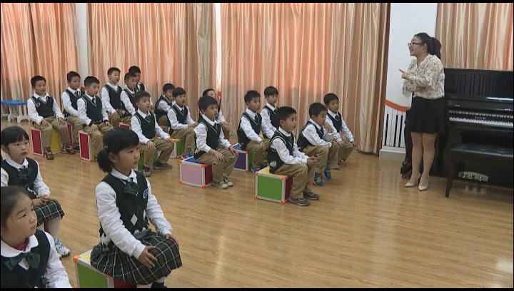 人教版音乐一下《唱歌　谁唱歌》安徽刘老师-市一等奖