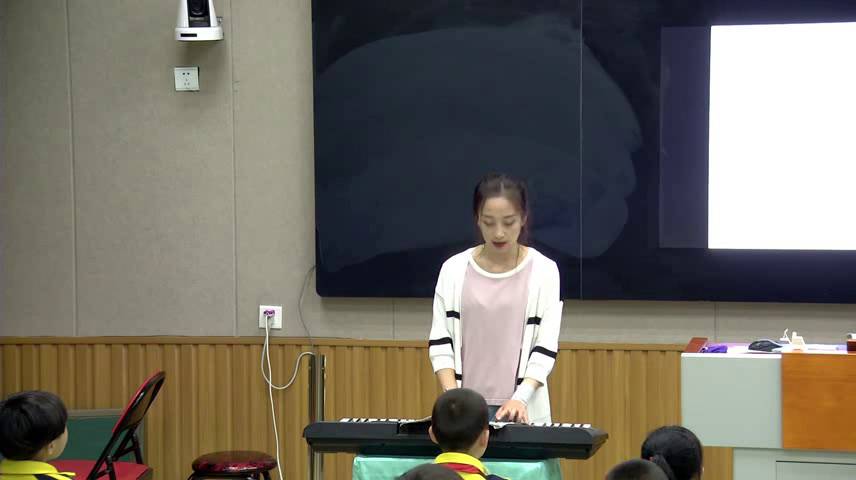 人教版音乐一下《律动　快乐小舞曲》黑龙江赵老师-县级优课