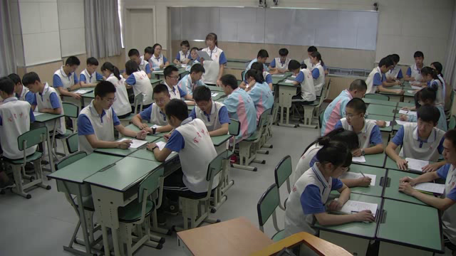 外研版英语必修5 Module 5《Listening and vocabulary》四川王老师-市一等奖