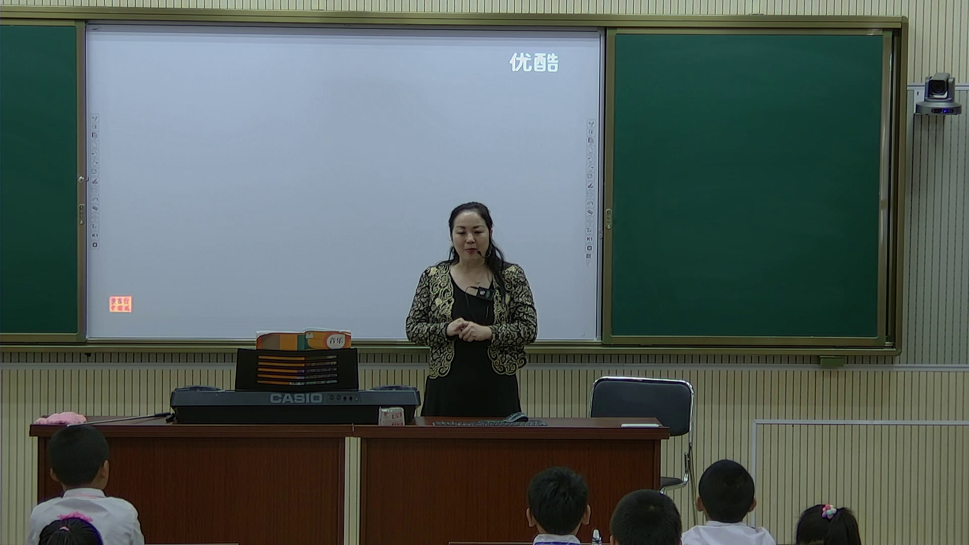 人教版音乐三下《卖报歌》黑龙江于老师-省一等奖