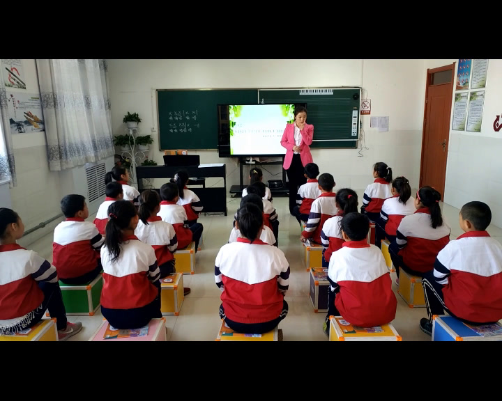 人教版音乐三下《共产儿童团歌》内蒙吴老师-市一等奖