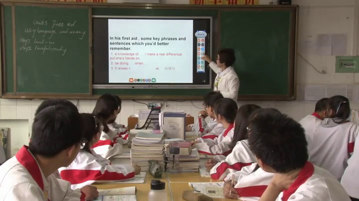 外研版英语必修5 Module 3《Listening and vocabulary 》陕西老师-县级优课