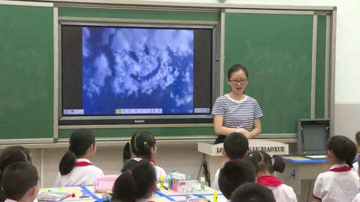 湘美版美术一下《2.软绵绵的云》湖北李老师-全国一等奖
