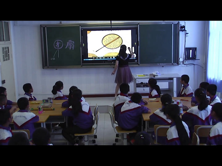湘美版美术五下《9.团扇》甘肃单老师-市一等奖
