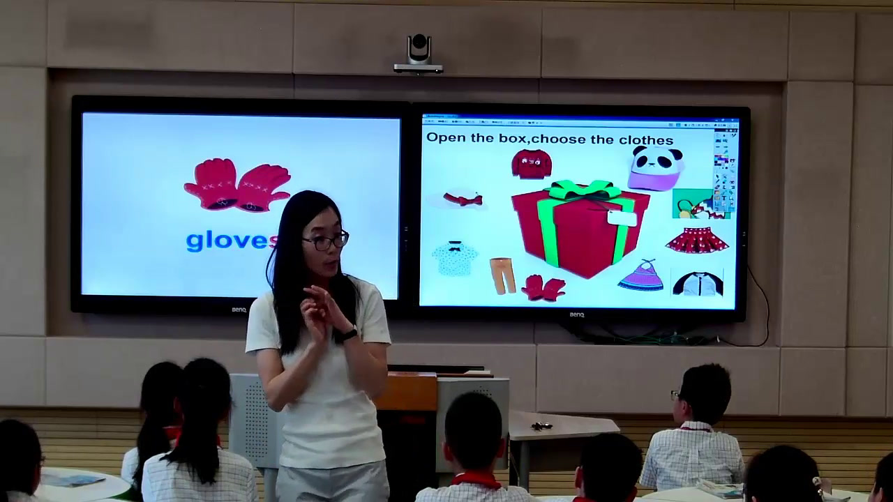 译林版英语四下《Unit 6 Whose dress is this-Story time》江苏叶老师-市一等奖