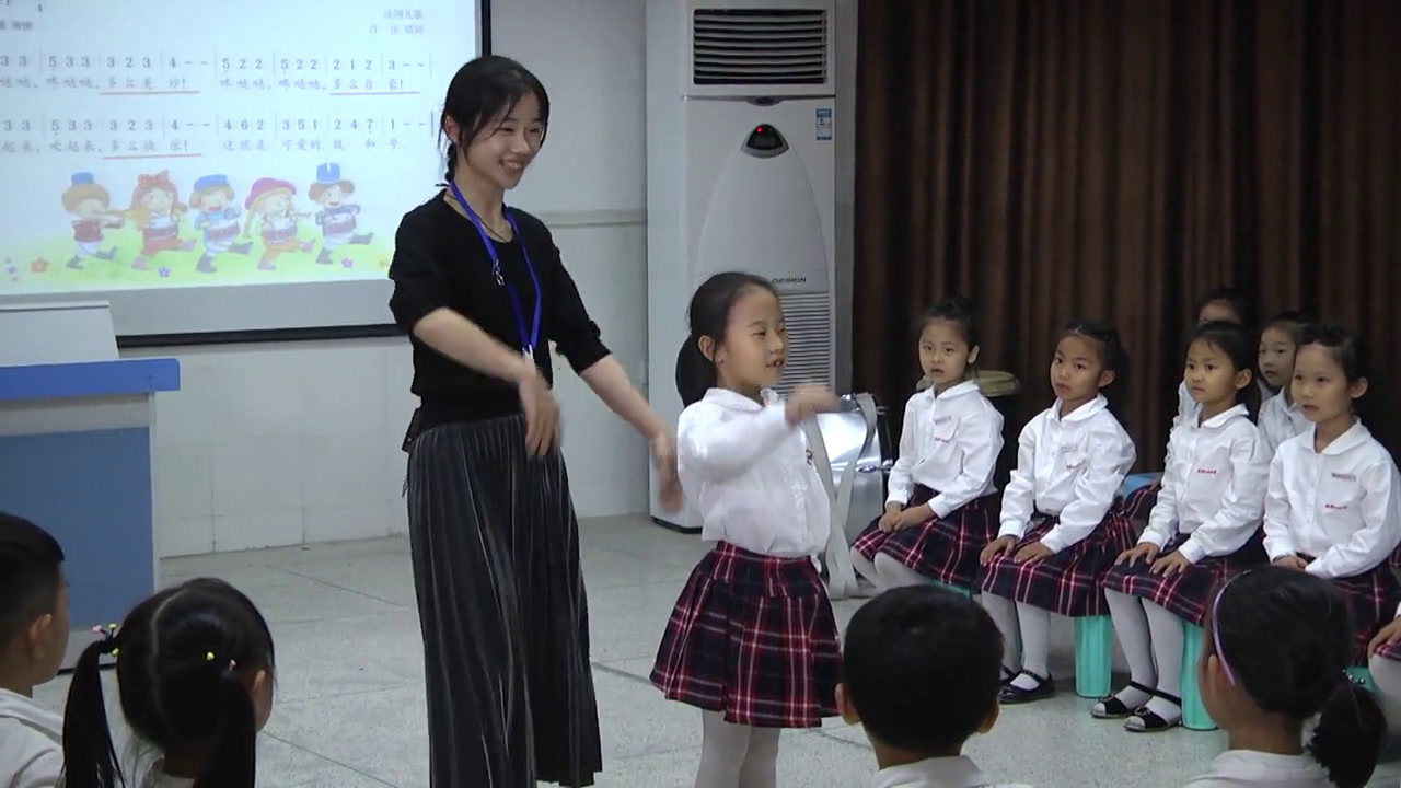 湘文艺版音乐一下《（演唱）鼓和号》福建姚老师-市一等奖