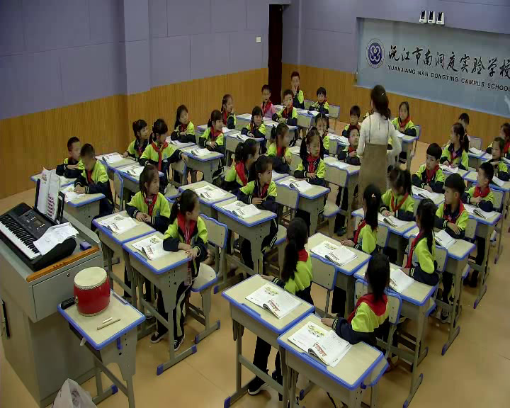 湘文艺版音乐一下《（演唱）鼓和号》湖南何老师-市一等奖