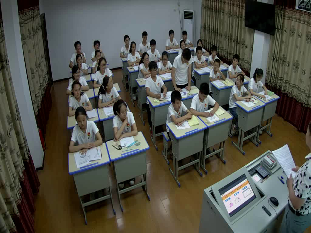 冀教版数学七下《两直线平行，同位角内错角相等，同旁内角互补》湖北汪老师-市一等奖