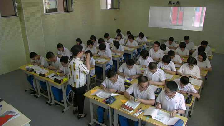 冀教版数学八下《22.3三角形的中位线》河北袁老师-县级优课