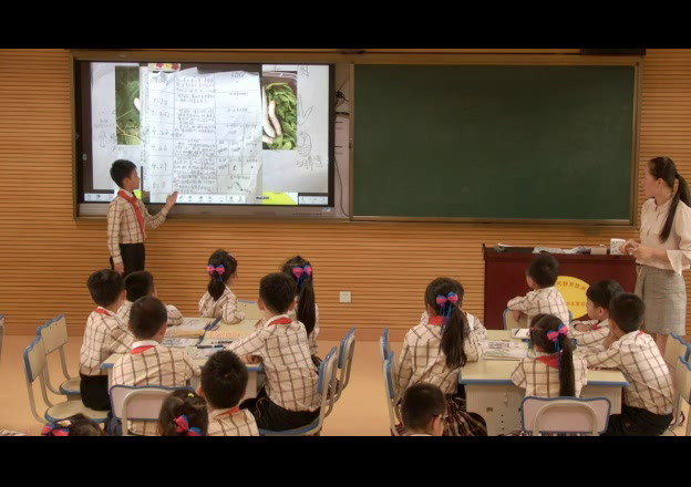 教科版科学三下《蚕的生长变化》广西秦老师-全国一等奖