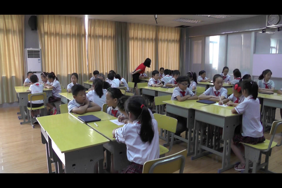 教科版科学三下《其他动物的生命周期》湖北周老师-全国一等奖