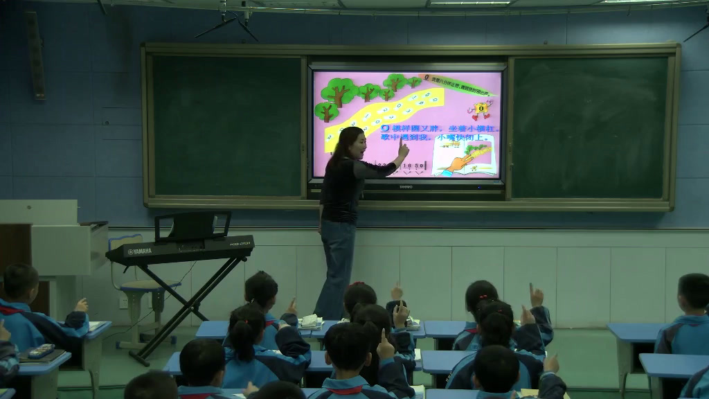 湘文艺版音乐三下《（演唱）小骆驼》甘肃张老师-市一等奖
