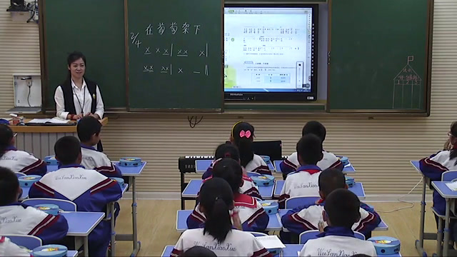 湘文艺版音乐五下《（演唱）在葡萄架下》甘肃王老师-市一等奖