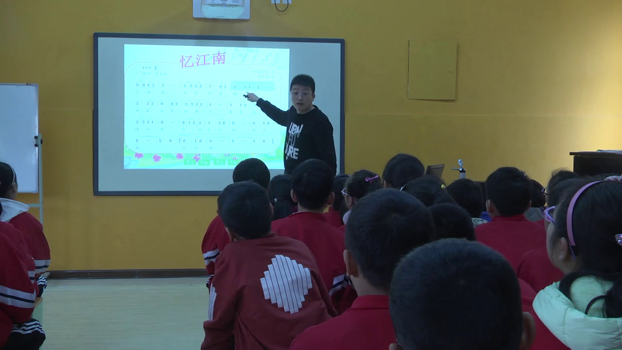 苏少版音乐四下《唱忆江南杨柳青》江苏张老师-市一等奖