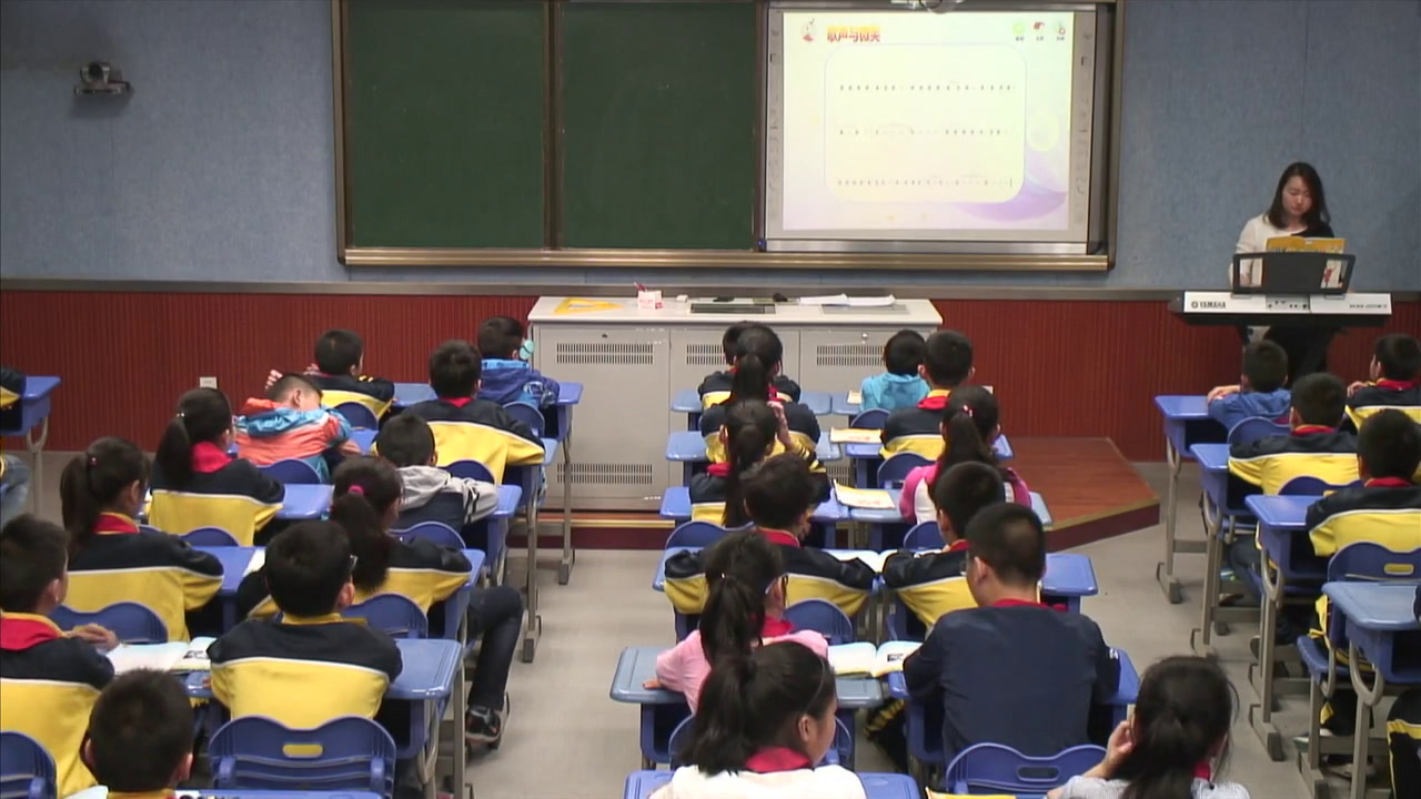 苏少版音乐六下《唱歌声与微笑闪亮全世界》江苏潘老师-市一等奖