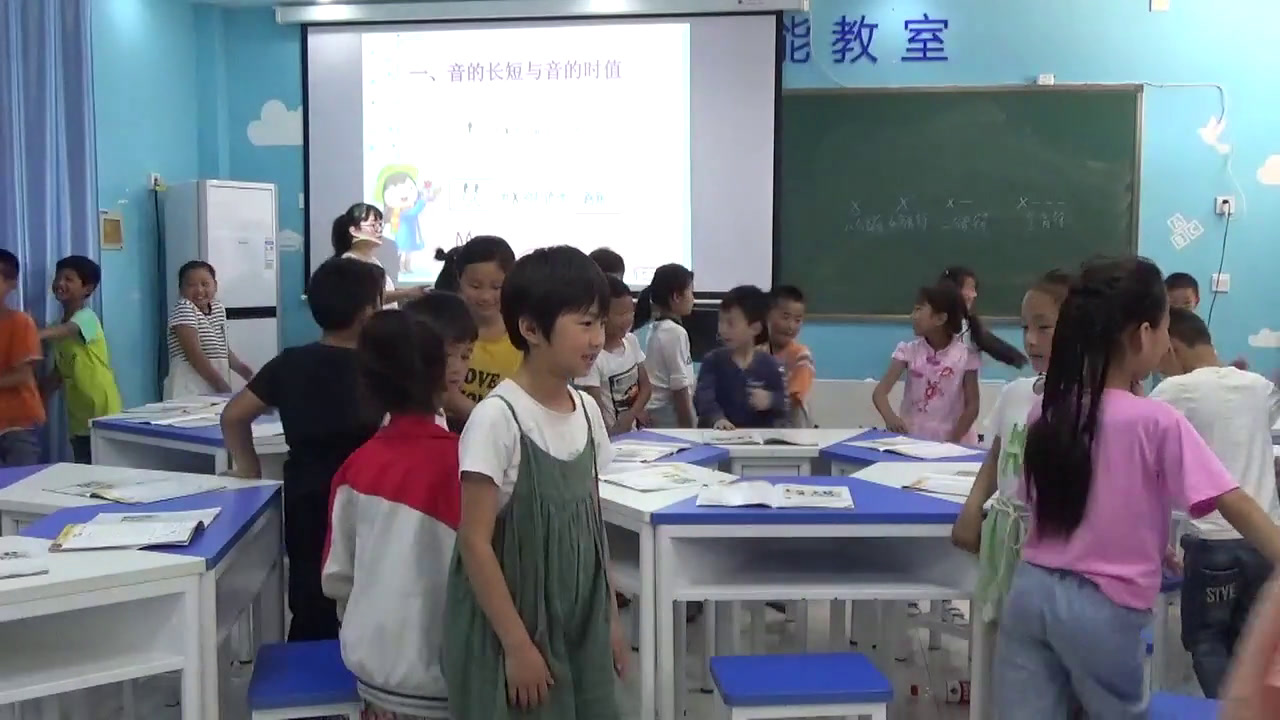 花城粤教版音乐一下《歌曲《向前走》》安徽王老师-县级优课