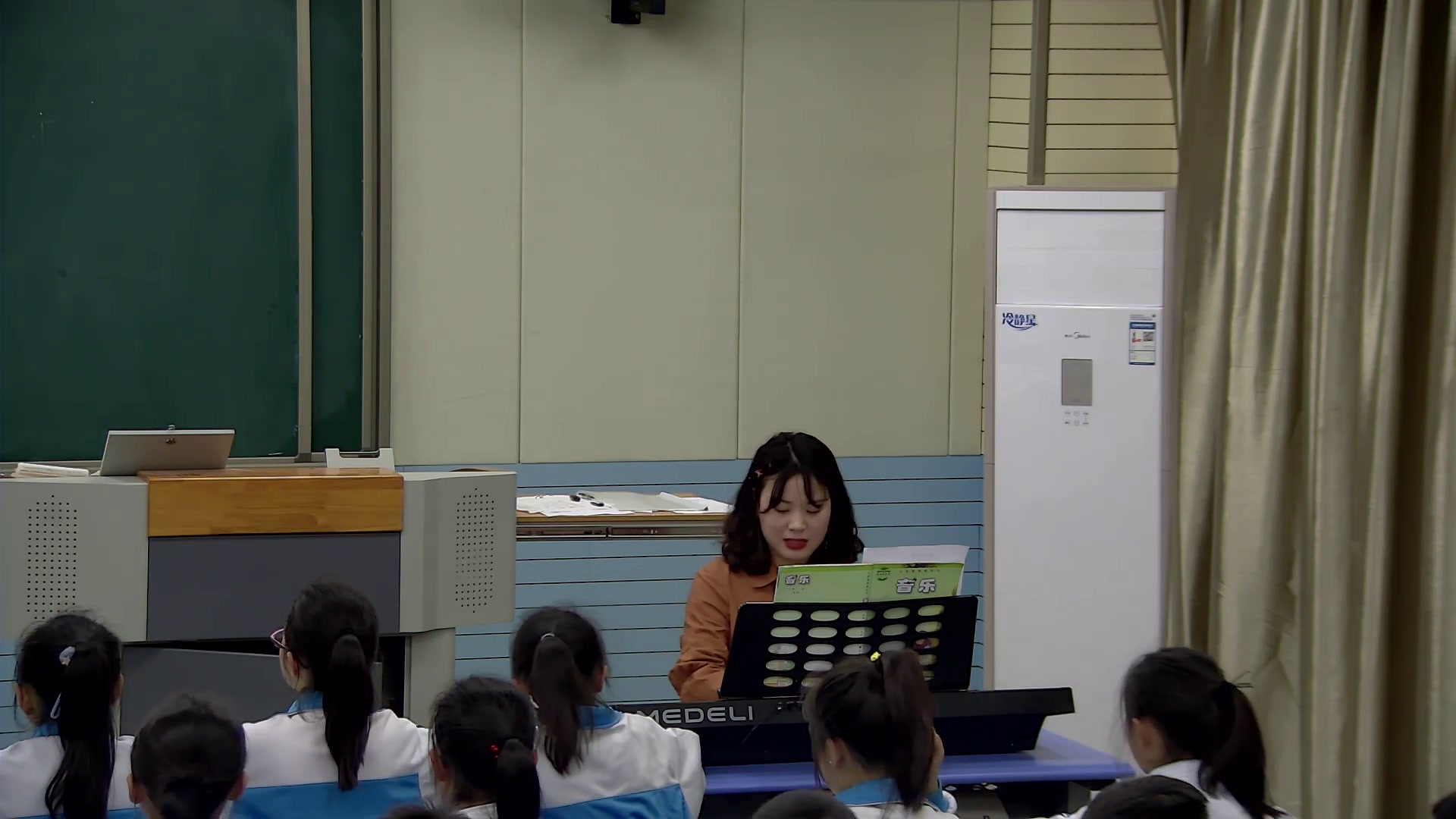 花城粤教版音乐二下《歌曲《勇敢的鄂伦春》》安徽王老师-市一等奖