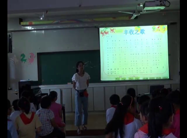 苏少版音乐四下《听春到沂河美丽的村庄晓风之舞》江苏胡老师-市一等奖
