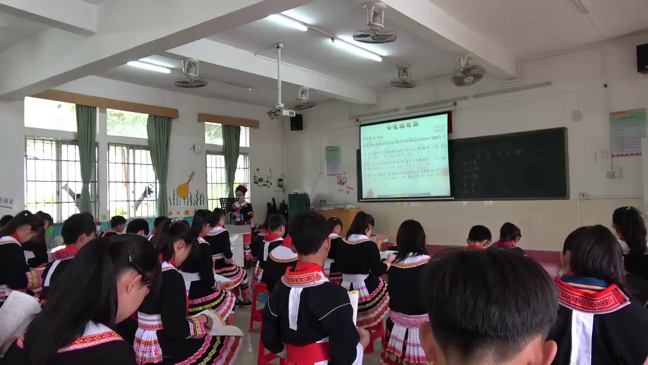 花城粤教版音乐六下《歌曲《七色光之歌》》广东唐老师-市一等奖