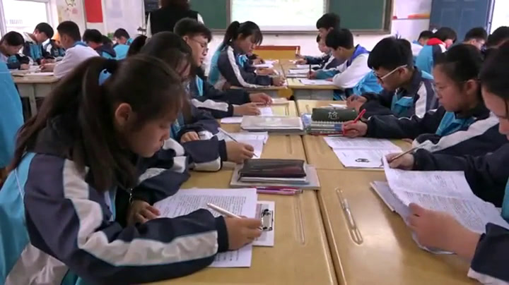 苏教版语文九上《六我的叔叔于勤》陕西张老师-县级优课