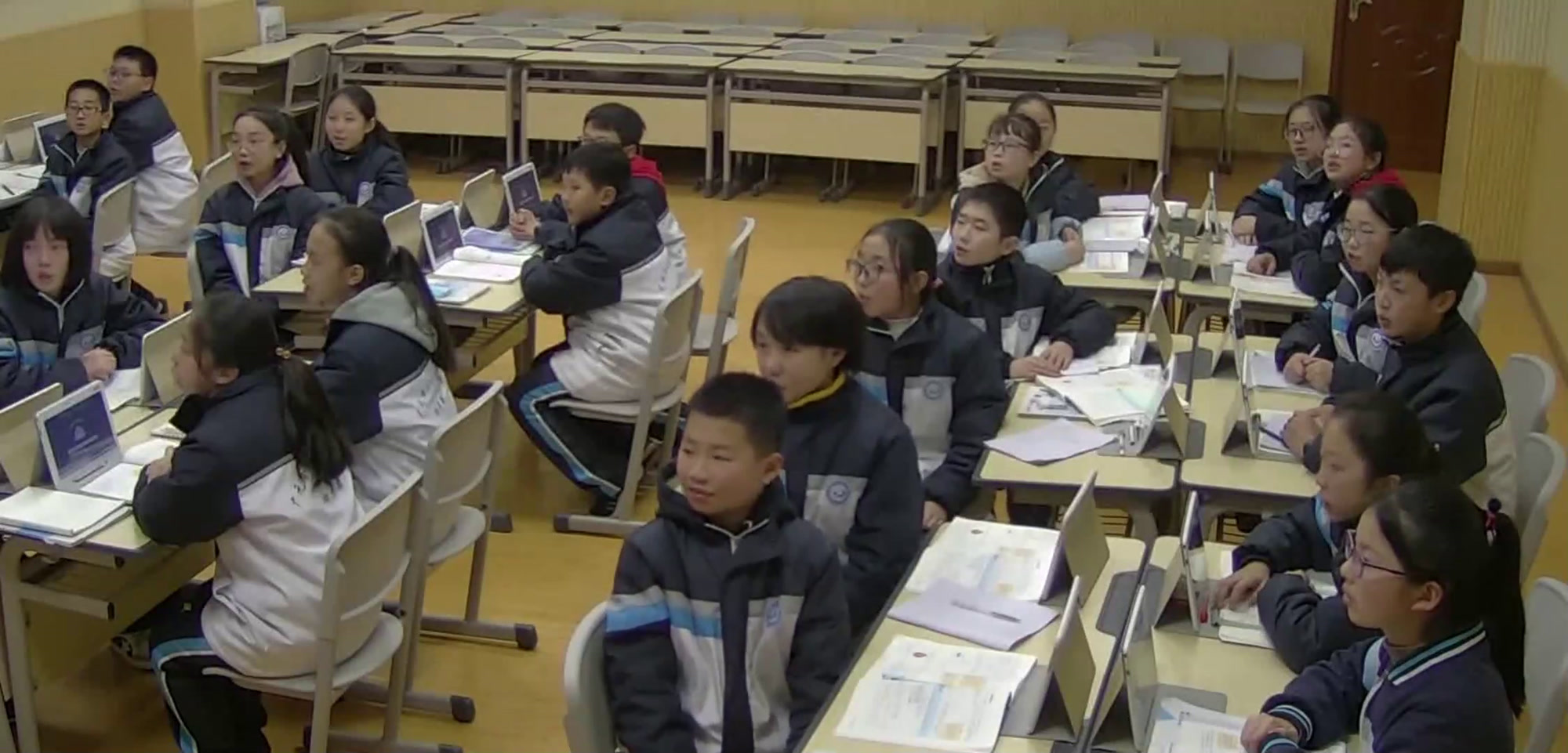 华东师大版数学七上《余角和补角》四川李老师-市一等奖