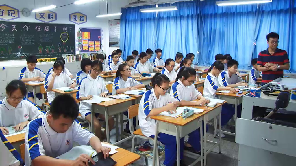 华东师大版数学八上《边边边》广东佘老师-市一等奖