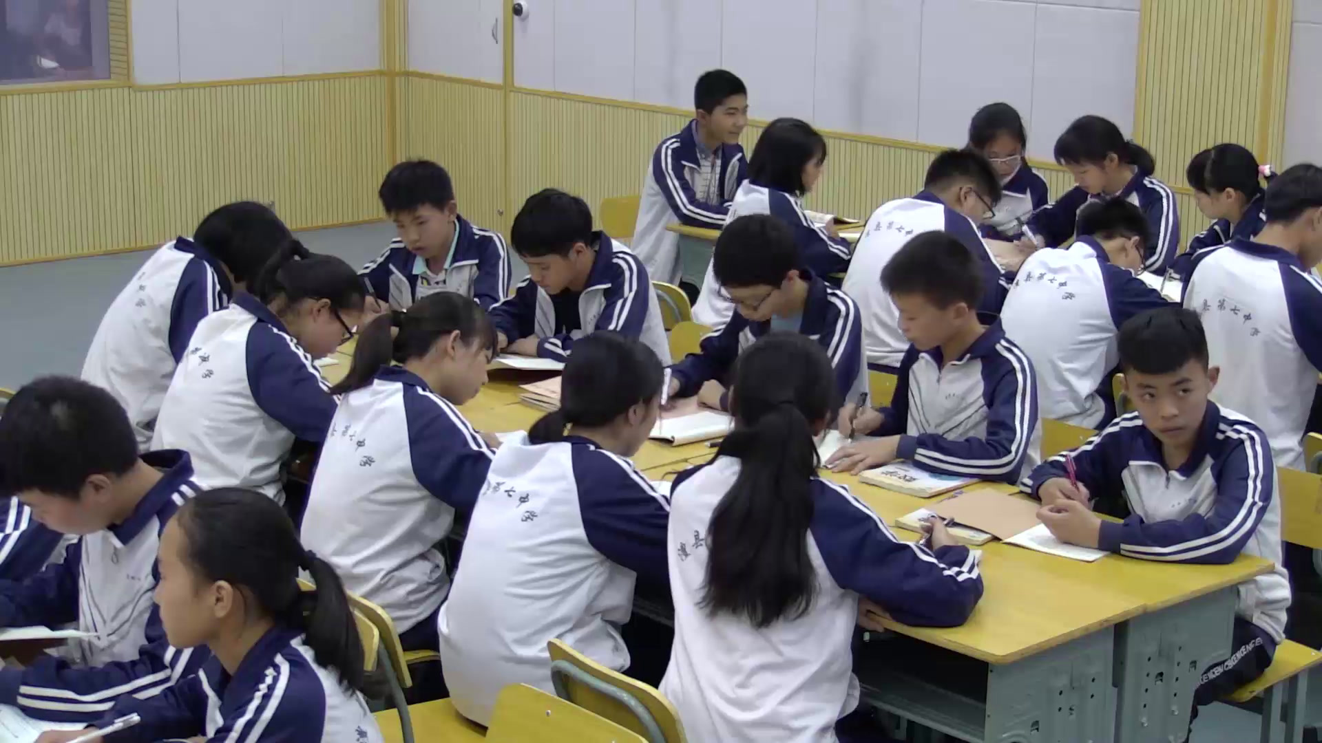 湘教版数学九上《2.3一元二次方程根的判别式》湖南彭老师-县级优课