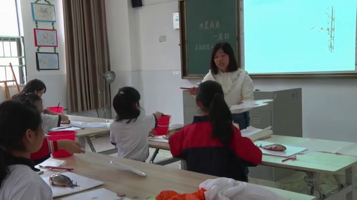 浙人美版美术四上《8水墨画鱼》江西柯老师-县级优课