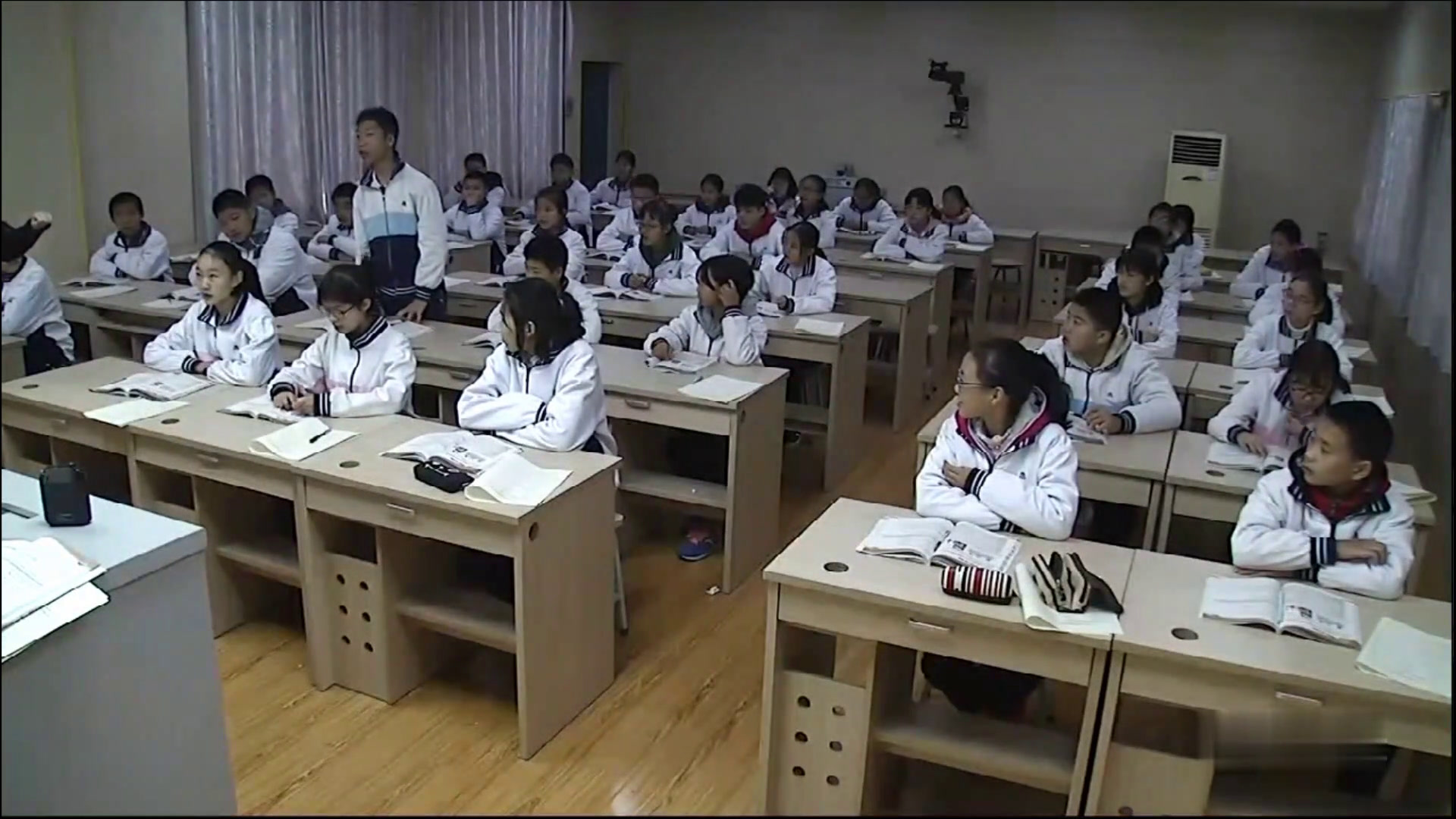外研版英语八上《Unit1 In China,we open a gift later.》广西莫老师-市一等奖